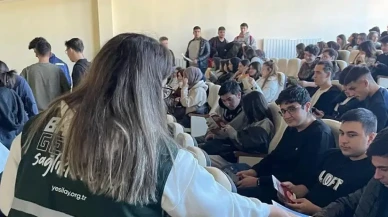 Rize Yeşilay Şubesi, “Bağımsız Yarınlar, Güçlü Nesiller” Konferansında Farkındalık Çalışması Yürüttü