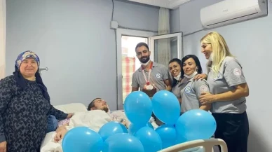 Adana'da yatağa bağımlı gencin film izleme hayali sağlık ekiplerince gerçekleştirildi