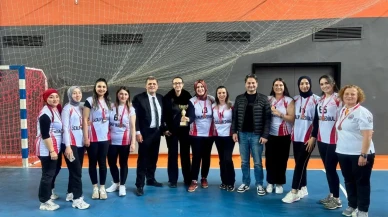 Trabzon'da Voleybol Turnuvası'nda 112 Acil ve İl Sağlık takımları ödüllerle onurlandırıldı!