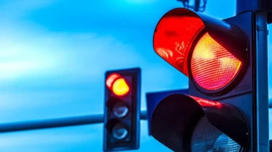 Kırmızı Işık İhlali: 47/1-B Cezası ve Yaptırımları 2025'te Yükseliyor