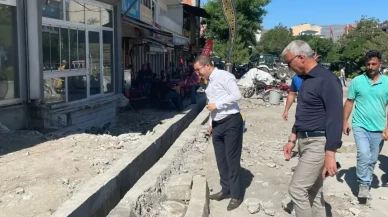 Kağızman’da Meydan Düzenleme Çalışmaları Tüm Hızıyla Sürüyor
