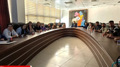 Van İl Sağlık Müdürlüğü’nde Gebe Okulu ve Ebe Polikliniği Toplantısı Gerçekleştirildi