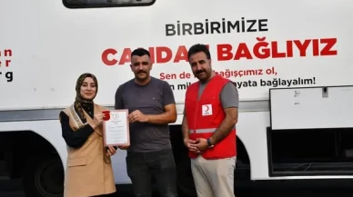 Olur Kaymakamı Semanur Kalkan’dan Kan Bağış Merkezine Ziyaret ve Madalya Takdimi