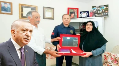 Erdoğan'ın mektubunu Yerlikaya teslim etti