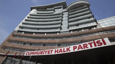 CHP'nin 22. Olağanüstü Kurultayı başladı: Divan Başkanlığına Murat Emir seçildi