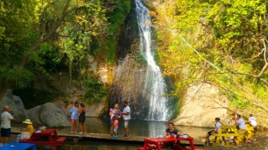 Efsanevi Aşıklar Şelalesi, Sonbahar Renkleriyle Göz Kamaştırıyor!