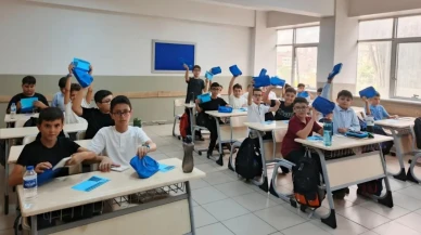 Eyüpsultan'daki İmam Hatip öğrencileri okulun ilk gününde 'Hanzala' ile tanıştı