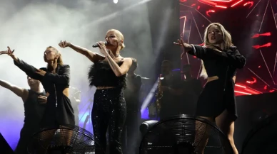 İrem Derici'nin Enerjisiyle Dolu Bir Performans!