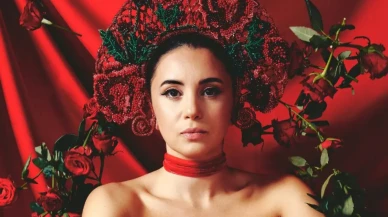 Karsu: Zorlu Yıllarına Rağmen Müzik Dünyasında Parlayan Genç Bir Yıldız!