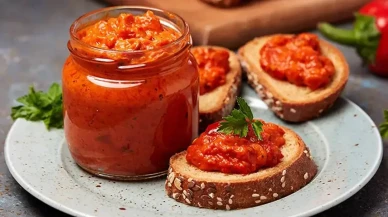 Kışa Girmeden Mutfağınıza Renk Katın: Balkanların Kırmızı Efsanesi Lutenitsa Nedir, Nasıl Hazırlanır?