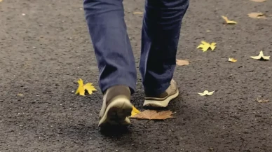 Yolda yürürken servet ayağına geldi!