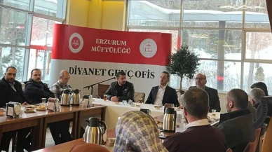 GENÇLİĞİN MANEVİ REHBERLERİ 'GENÇ OFİS'TE BULUŞTU