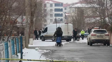 Polis alarma geçti: Sahipsiz çanta fünye ile patlatıldı