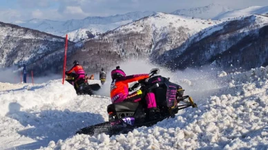 Handüzü’nde sis, kar, motor sesi : SNX finali Rize’de nefes kesti