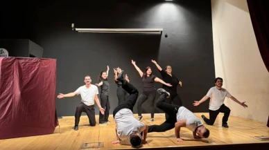 Maçka’da 'Sanal Bir Alem!' Tiyatro Oyunu Sahnelendi