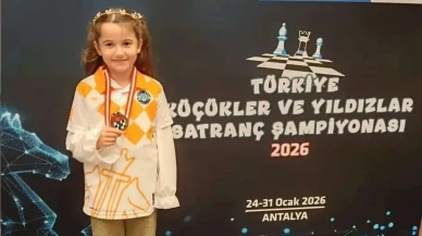 Hopa’da gurur: İlkokul öğrencisi Asel Duru Öner Satranç Milli Takımı’na seçildi