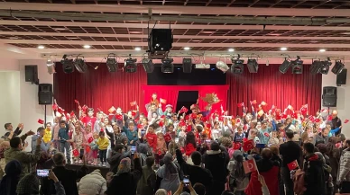 Minik Kalpler Sahnedeydi, Salon Neşeyle Doldu