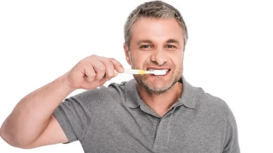 Diş fırçalamak orucu bozar mı" Diş eti kanamasının oruca etkisi nedir"