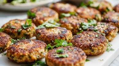 Otlu sardalya köfteleri ve avokadolu brokoli Salatası