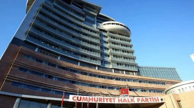 İş Başvurusu Red Edilen Genç, Manisa'daki CHP Binasına Taşlı Saldırıda Bulundu!