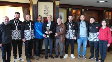 Rize Alipaşa Rafting Ekibi'nden Başkan Rahmi Metin'e Ödül Töreni Niteliğinde Ziyaret!