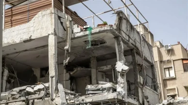 İran'dan Tel Aviv'e karşılık: 5 kentte 15 noktaya füze parçaları isabet etti