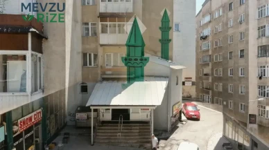 "Erzurum Yakutiye'deki Cami: Sınırlı Alan Nedeniyle 3 Santim Kalınlığında Minare Duvara Entegre Edildi"