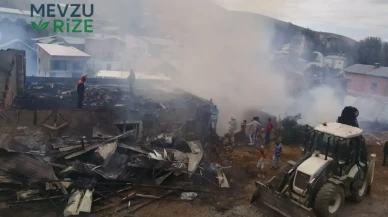 Bayburt'ta Feci Yangın: 4 Ev ve 1 Ahır Alevlere Teslim Oldu!