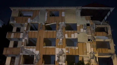 Kartal'da Tahliye Edilen 5 Katlı Bina Balkonu ve Duvarıyla Birlikte Çöktü: Güvenlik Tehlikesi Devam Ediyor