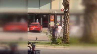Antalya'da Taksi Sürücüsü, Yaşlı Adamla Tartıştığı Sırada Yumrukla Saldırdı