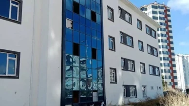 Milyonluk Bağış Yapan Yaşlı Kadın Okul Açılışını Görmeden Felç Geçirdi
