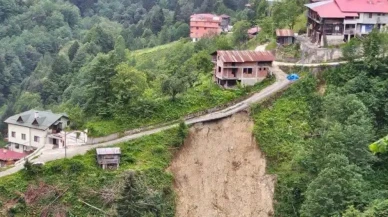 Çayeli’nde Heyelan Mağduru Mahalle Sakinleri Yolun Açılmasını Bekliyor