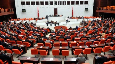 Türk siyasetinde sürpriz gelişme: İki partiden birleşme kararı
