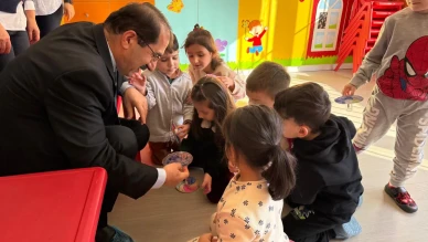 Artvin'de İl Müdürü Acar, Zübeyde Hanım Anaokulu'nu ziyaret etti, miniklerle keyifli anlar yaşadı