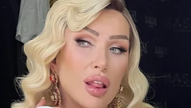 Seda Sayan, Tarkan'ı Kulisinde Ziyaret Etti: Eşi Utanç Duydu!