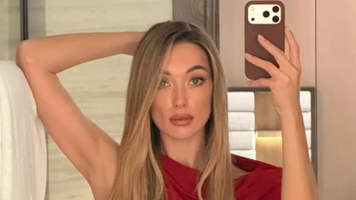 Penny Lane'in Yeni Bikini Özçekimi, Kusursuz Vücudunu Öne Çıkarıyor