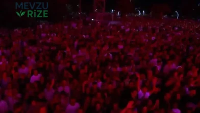 Ferhat Göçer, Ordu'da Müzik Tutkunlarına Eşsiz Bir Performans Sunarak Unutulmaz Bir Gece Yaşattı