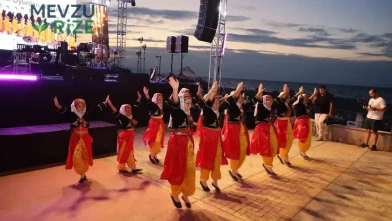 Alaçam Geyikkoşan Yaz Konserleri'nde rafet el roman coşkusu