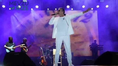 Çelik, Kahramanmaraş'ta Büyüleyici Bir Konserle Hayranlarını Coşturdu!