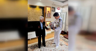 104 Yaşındaki Kore Gazisi Yeşilkaya'ya Onur Plaketi Takdim Edildi