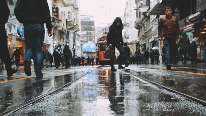 Meteoroloji'den uyarı: Yağışlar için tedbir alın, ulaşımda aksama olabilir!