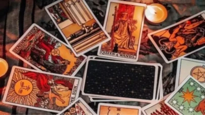 14 Ekim 2025 Tarot Falı: Salı Günü İçin Özel Tüyolar!