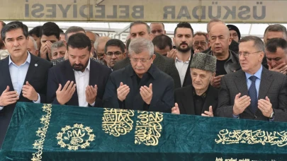 Ahmet Davutoğlu, Mustafa Abdülcemil Kırımoğlu’nun oğlunun cenaze törenine katıldı