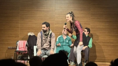 Borçka Tiyatro Festivali, “Kardeşlerimi Arıyorum” ile izleyicileri büyüledi