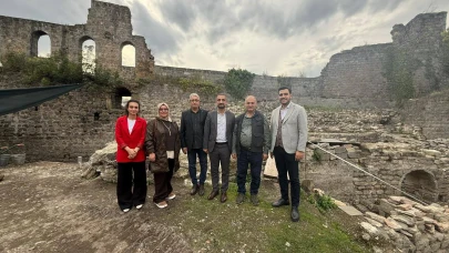 AK Parti Trabzon İl Teşkilatı, İçkale Arkeolojik Kazı Çalışmalarını İnceledi