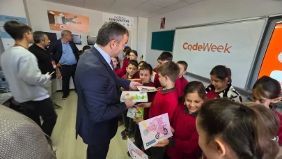 Beşikdüzü'nde Kod Haftası coşkusu: Minik programcılar projelerini geliştirdi