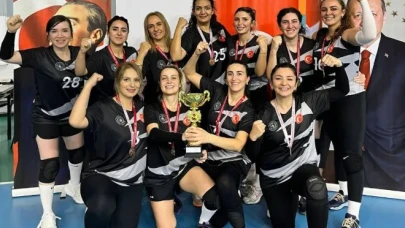Erzurum'da 3. Kamu Spor Oyunları Voleybol İl Birinciliği heyecanla tamamlandı