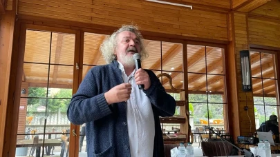 Borçka Tiyatro Festivali'nde Müfit Can Saçıntı'dan gençlere ilham veren mesajlar