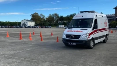 Ambulans Sürüş Güvenliği Eğitimi Trabzon'da Gerçekleştirildi