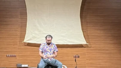 Borçka Uluslararası Tiyatro Festivali'nde "KİMSİN VE NEREDESİN ULAN BAY HİLMİ" sahnelendi